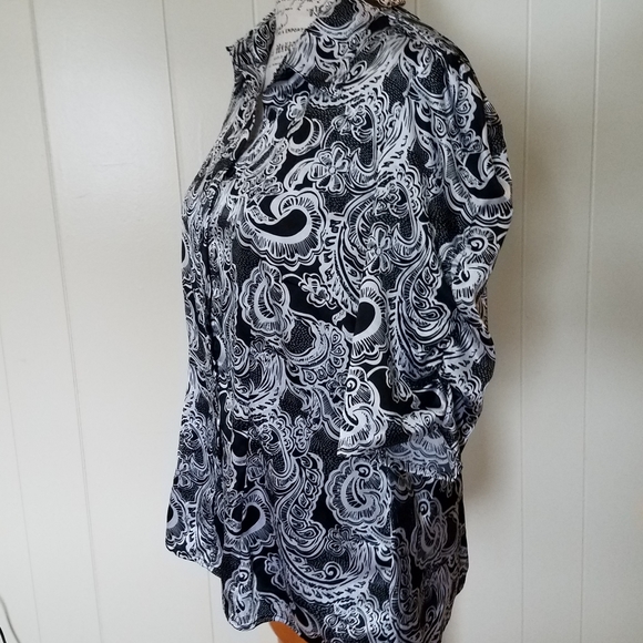 Essentials By Milano Button Blouse - Picture 2 of 7